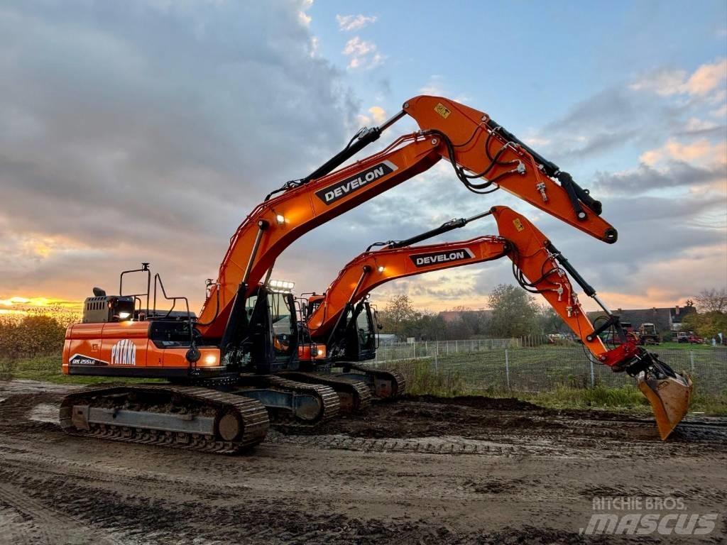 Doosan DX 255 Pásové rýpadlá