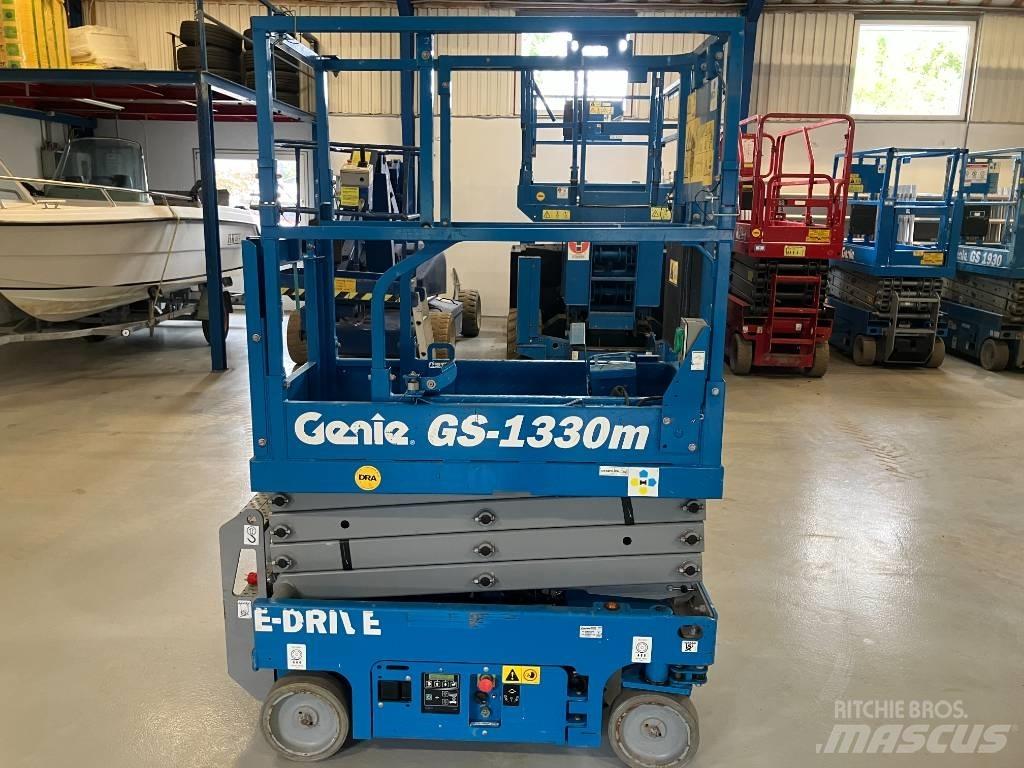 Genie GS 1330 Nožnicové zdvíhacie plošiny
