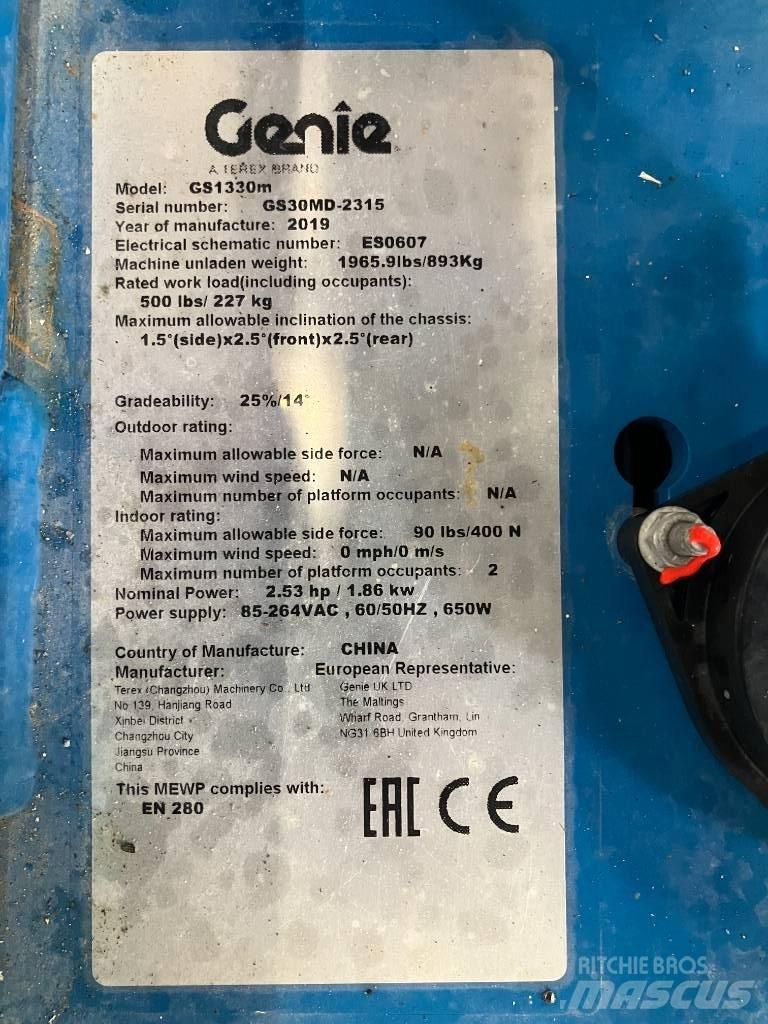 Genie GS 1330 Nožnicové zdvíhacie plošiny