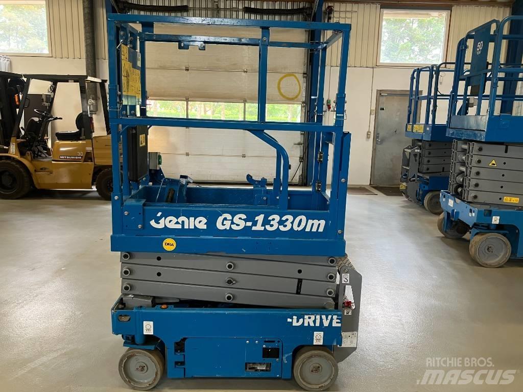 Genie GS 1330 Nožnicové zdvíhacie plošiny