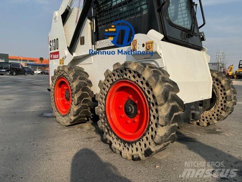 Bobcat S 130 Šmykom riadené nakladače