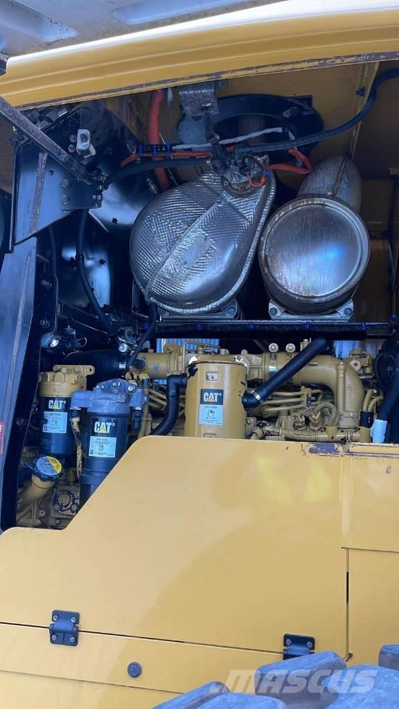 CAT 938M Kolesové nakladače