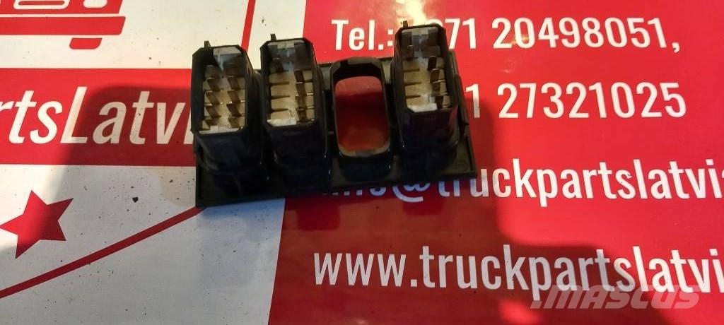 Scania R 420.   1741914 Kabíny a interiér