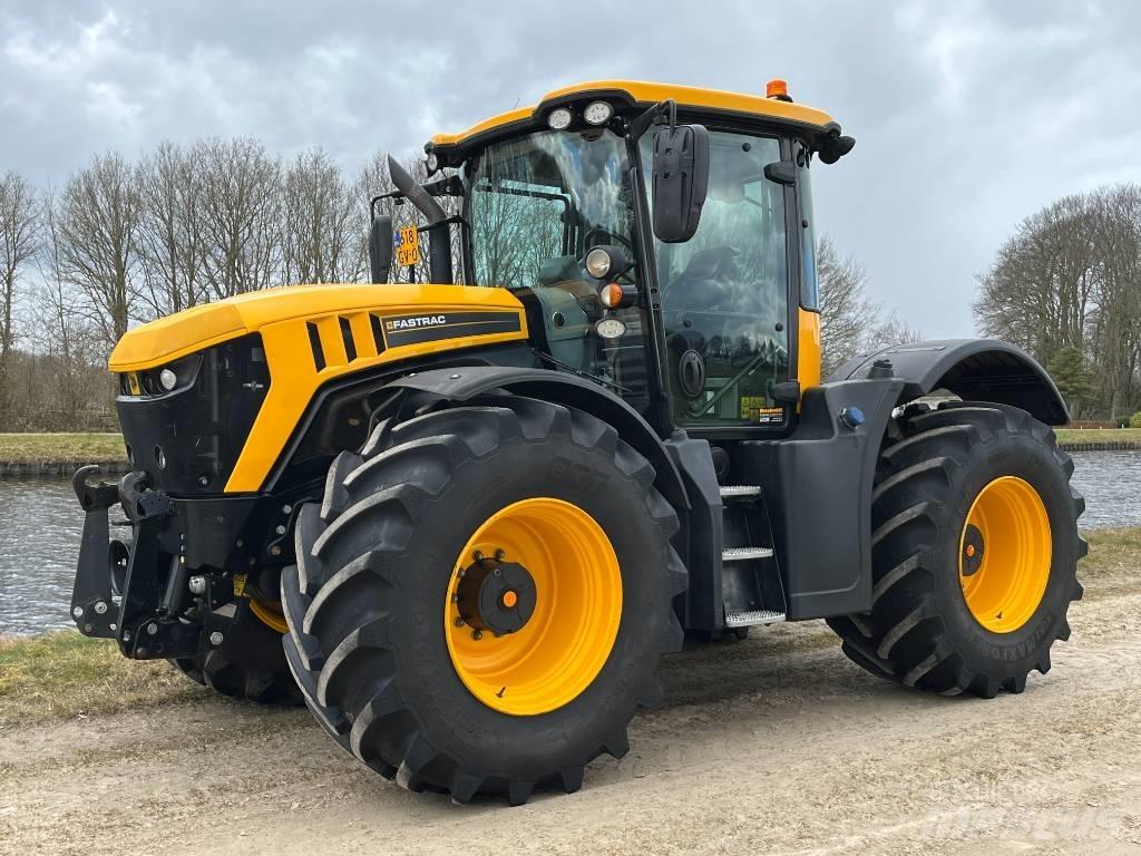 JCB Fastrac 4220 Traktory