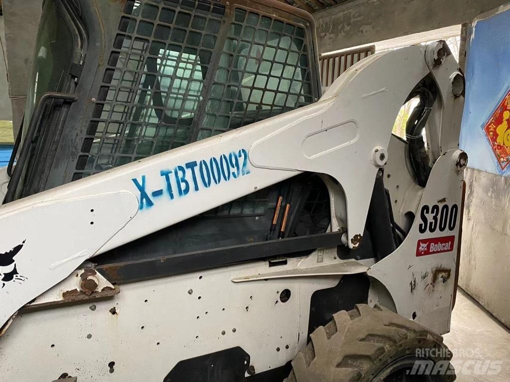Bobcat S 300 Šmykom riadené nakladače