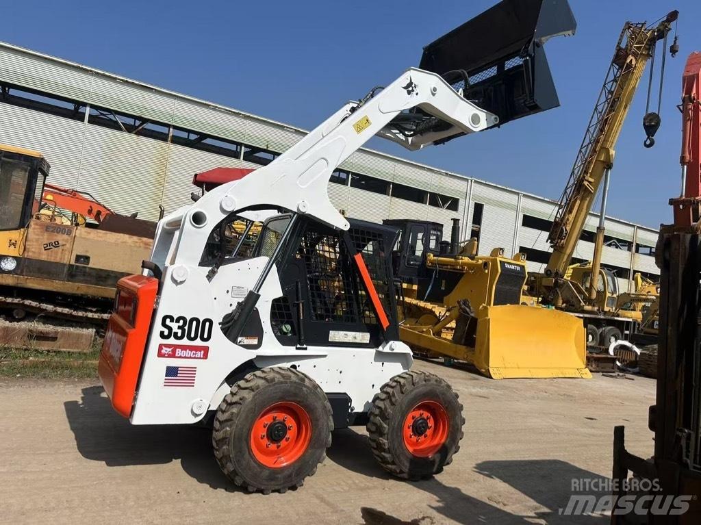 Bobcat S 300 Šmykom riadené nakladače