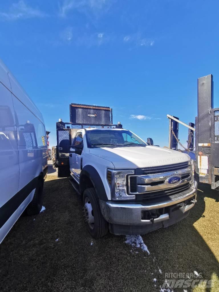 Ford F 550 XLT Plošinové nákladné automobily/nákladné automobily so sklápacími bočnicami