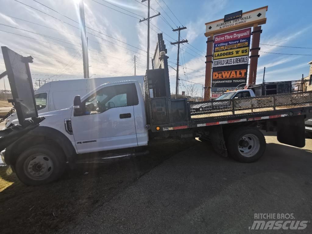 Ford F 550 XLT Plošinové nákladné automobily/nákladné automobily so sklápacími bočnicami