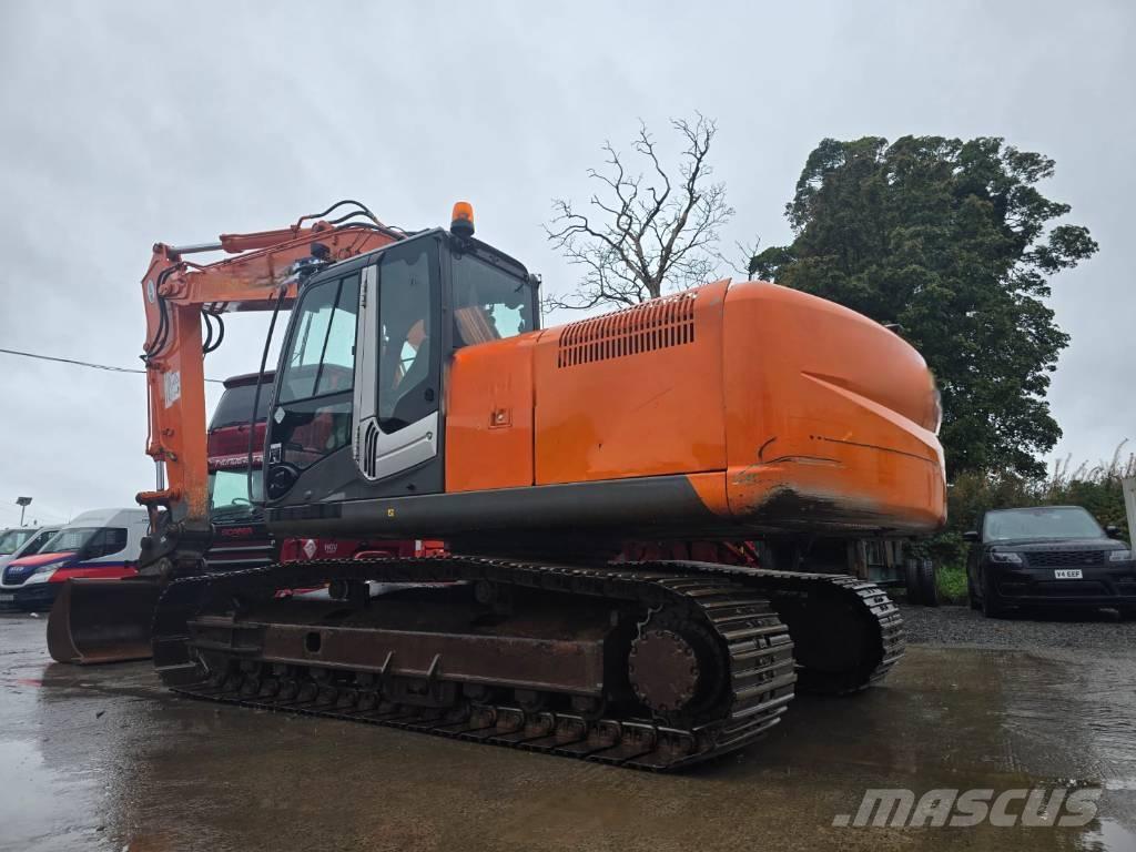 Hitachi ZX 210 Pásové rýpadlá
