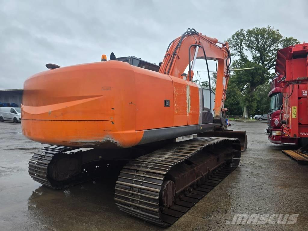 Hitachi ZX 210 Pásové rýpadlá