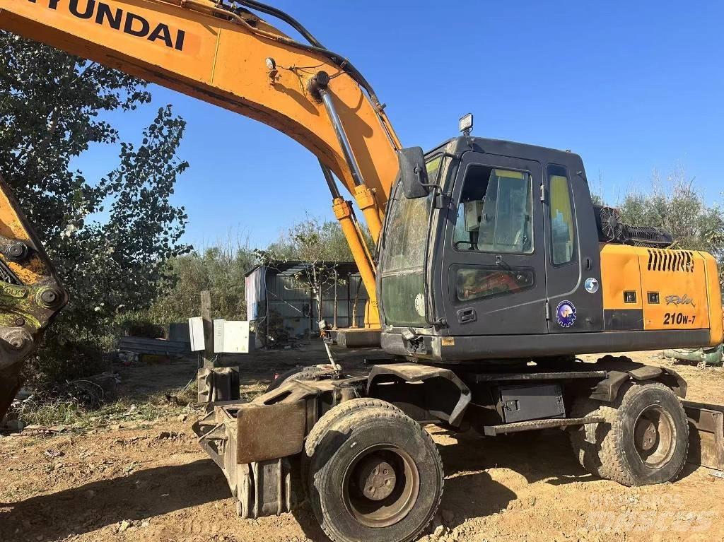 Hyundai R210W-9 Kolesové rýpadlá