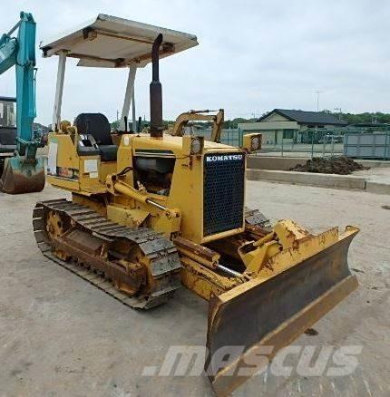 Komatsu D 20 A-6 Pásové dozéry