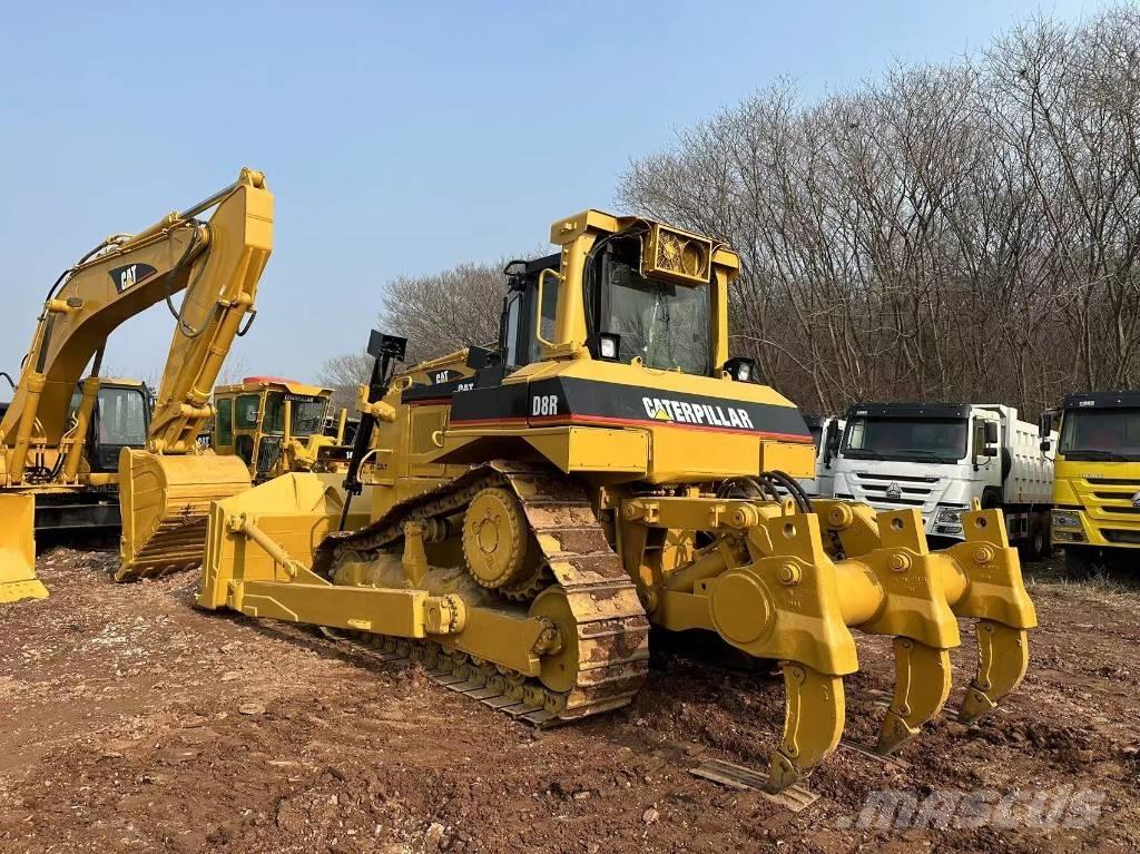 CAT D 8 R Pásové dozéry