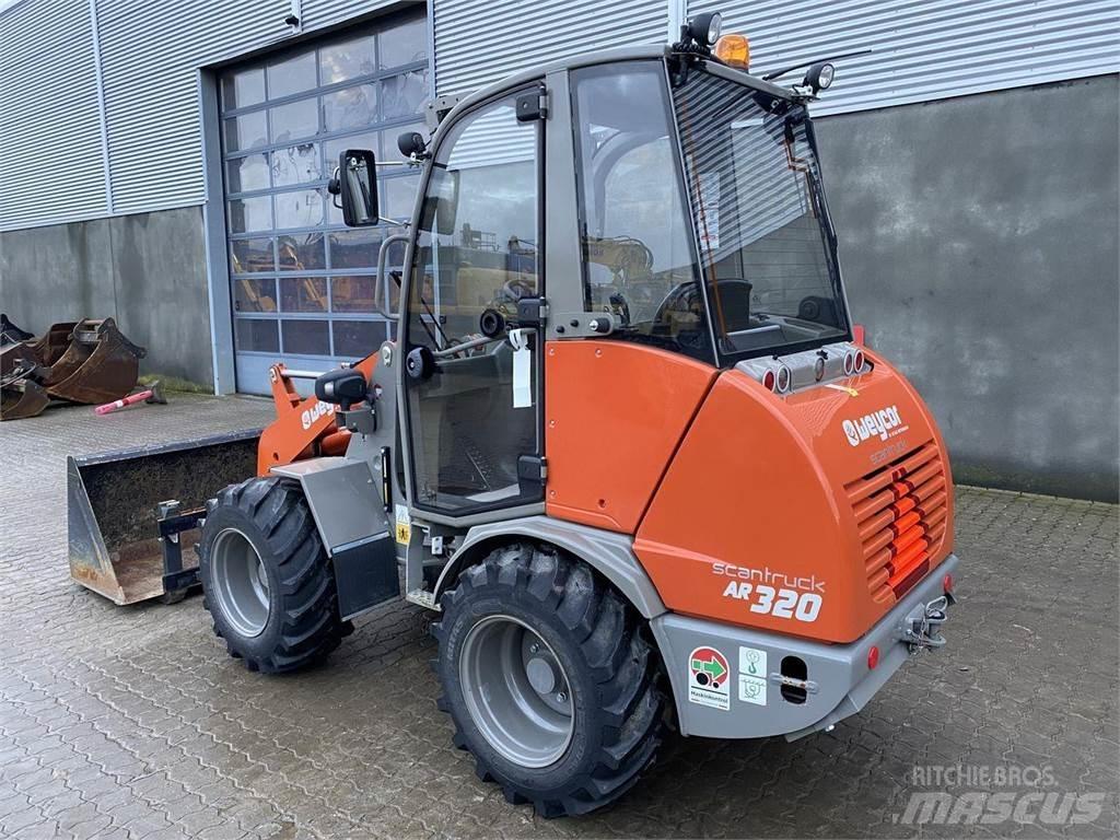 Weycor AR320 Cab Viacúčelové nakladače