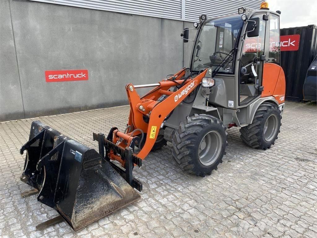 Weycor AR320 Cab Viacúčelové nakladače