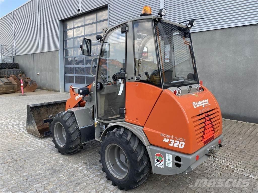 Weycor AR320 Cab Viacúčelové nakladače