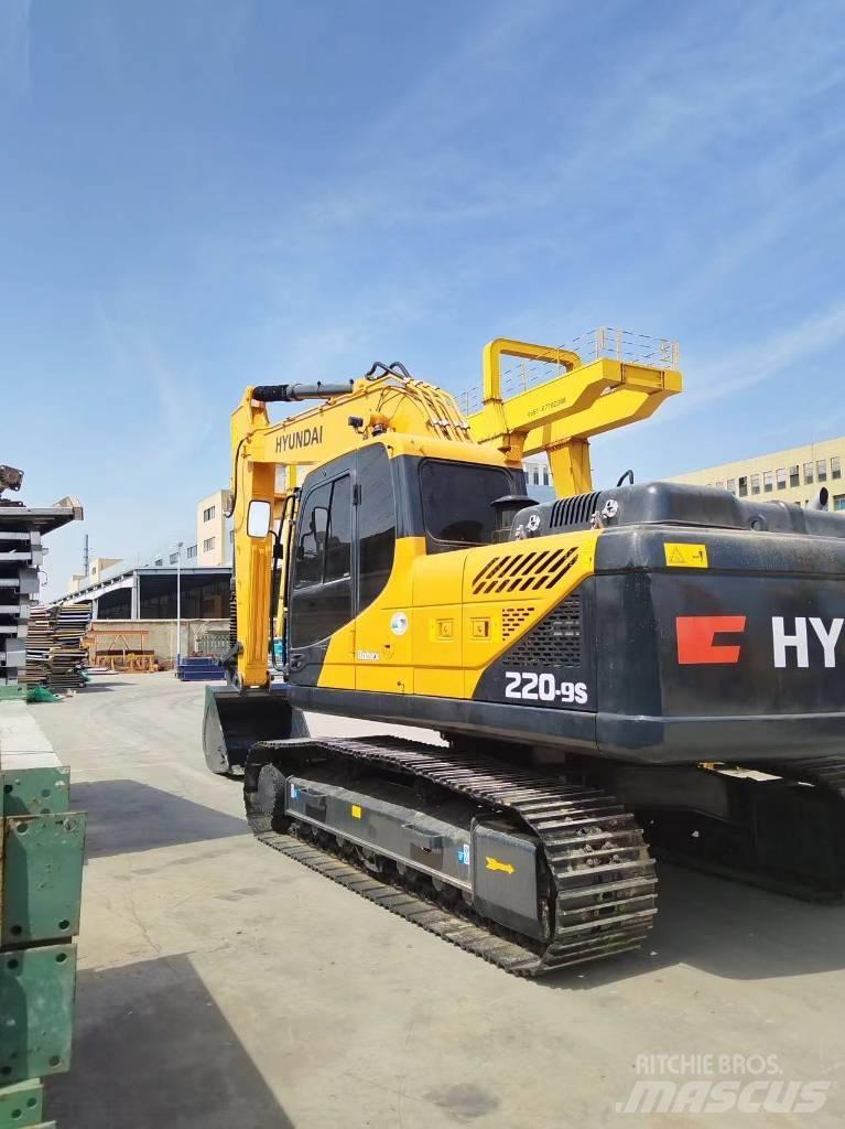 Hyundai R220LC-9S Pásové rýpadlá