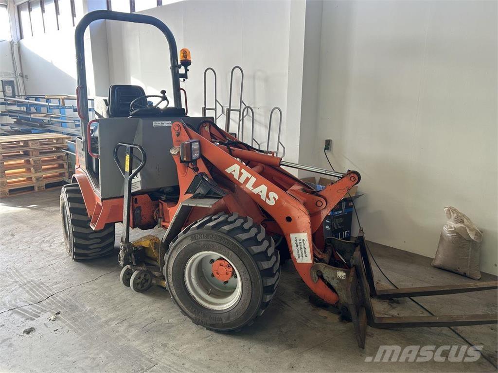 Atlas AR32E Viacúčelové nakladače