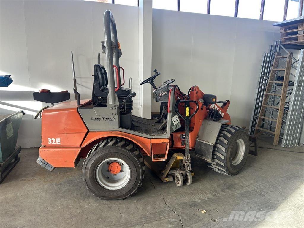 Atlas AR32E Viacúčelové nakladače