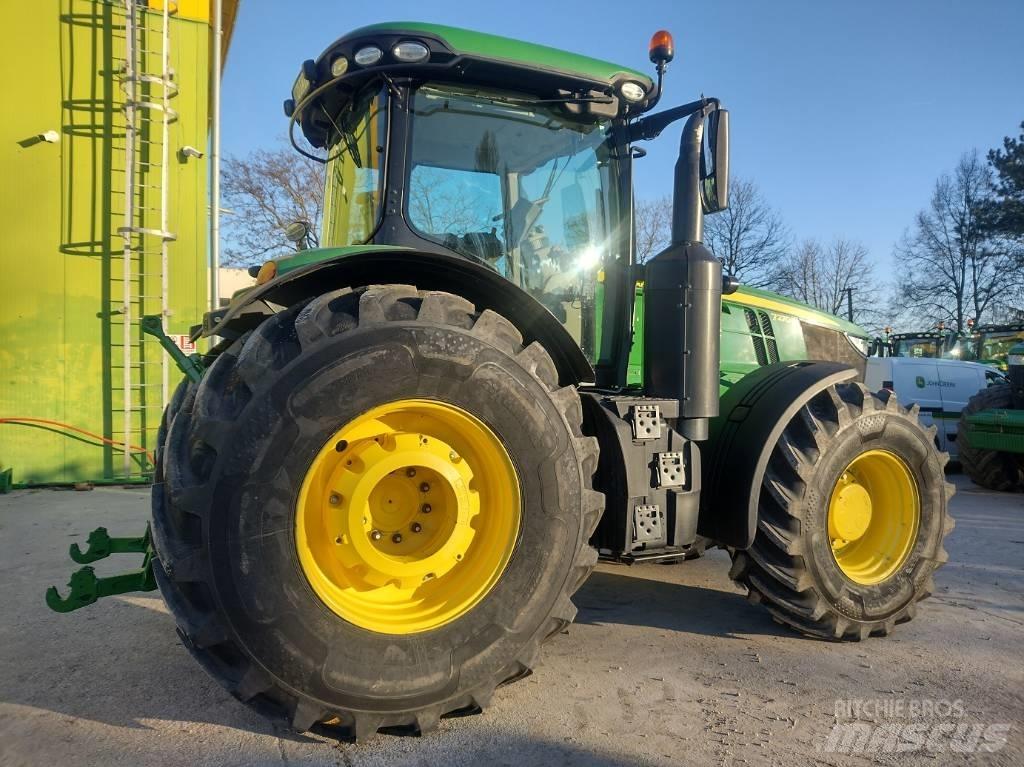 John Deere 7270 R Traktory