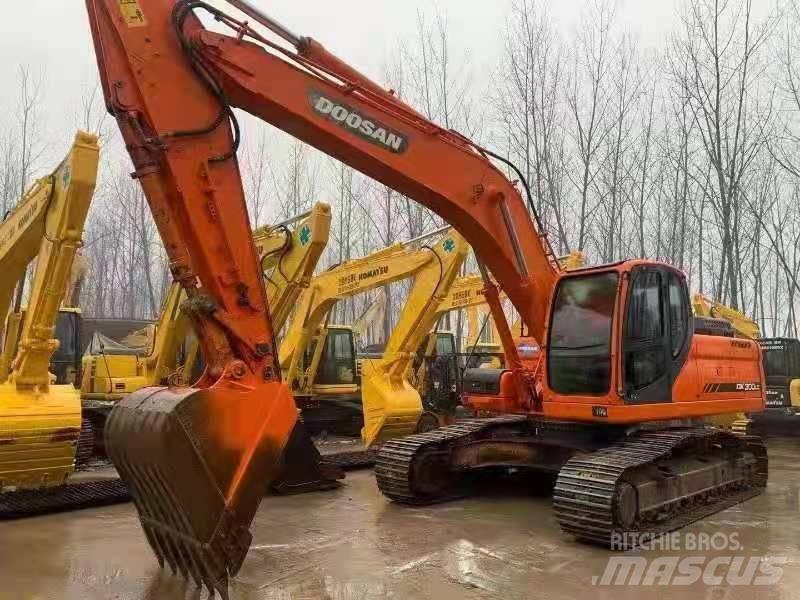 Doosan DX300LC Pásové rýpadlá
