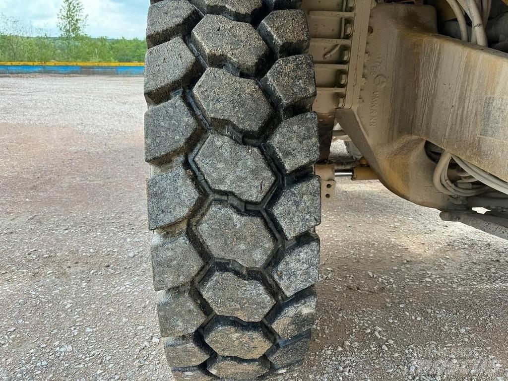 CAT 771D Stavebné sklápače