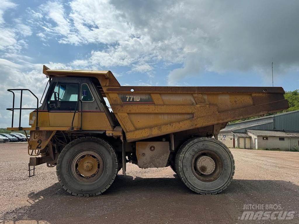 CAT 771D Stavebné sklápače