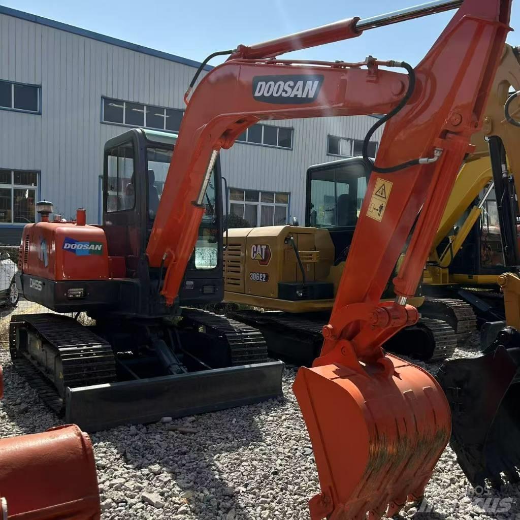 Doosan 55 Pásové rýpadlá