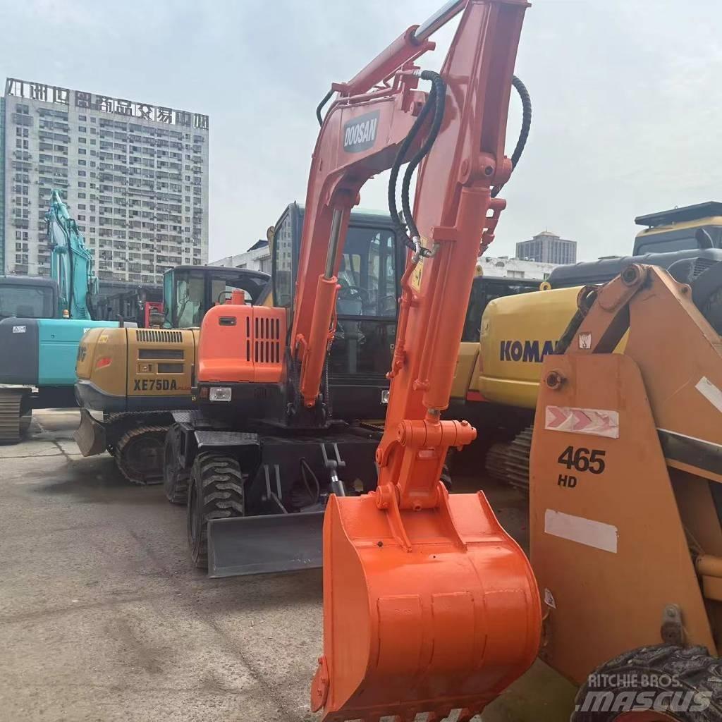 Doosan DX60W Kolesové rýpadlá