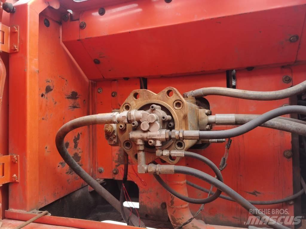 Doosan DX 300 LC Pásové rýpadlá