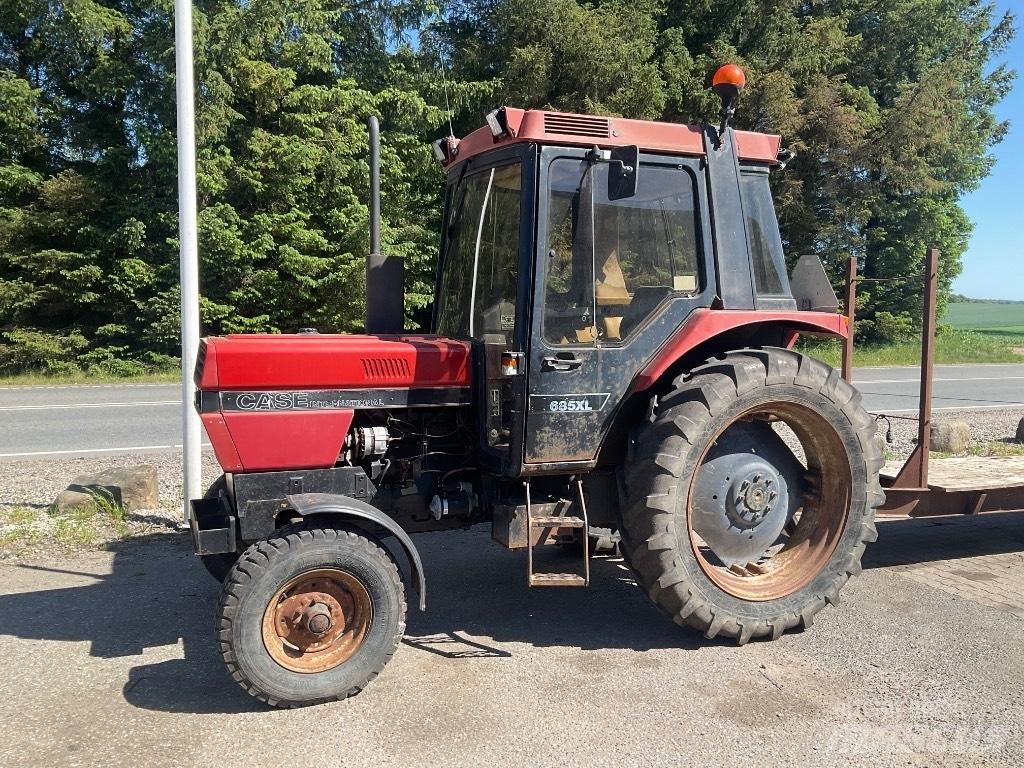 Case IH 685 XL Traktory
