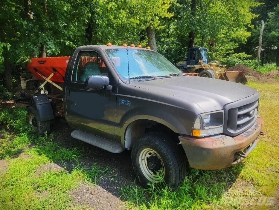 Ford F 350 Skriňová nadstavba