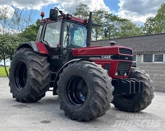 Case IH 1255 XL Traktory