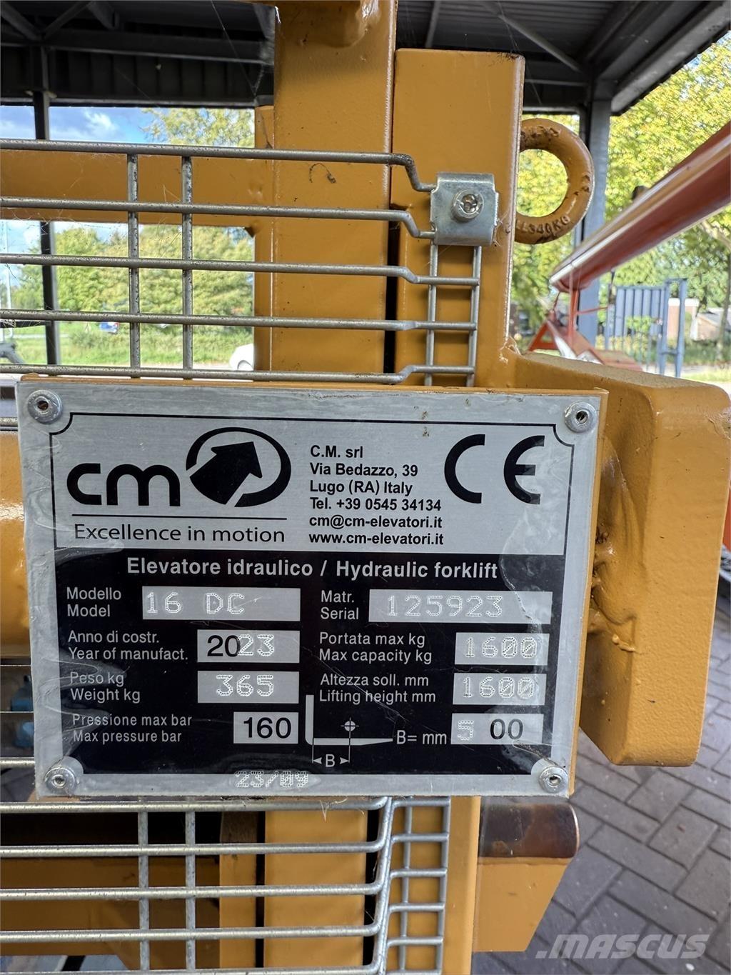 CM 16 DC DUPLEX Ďalšie nakladače, rýpadlá a príslušenstvo