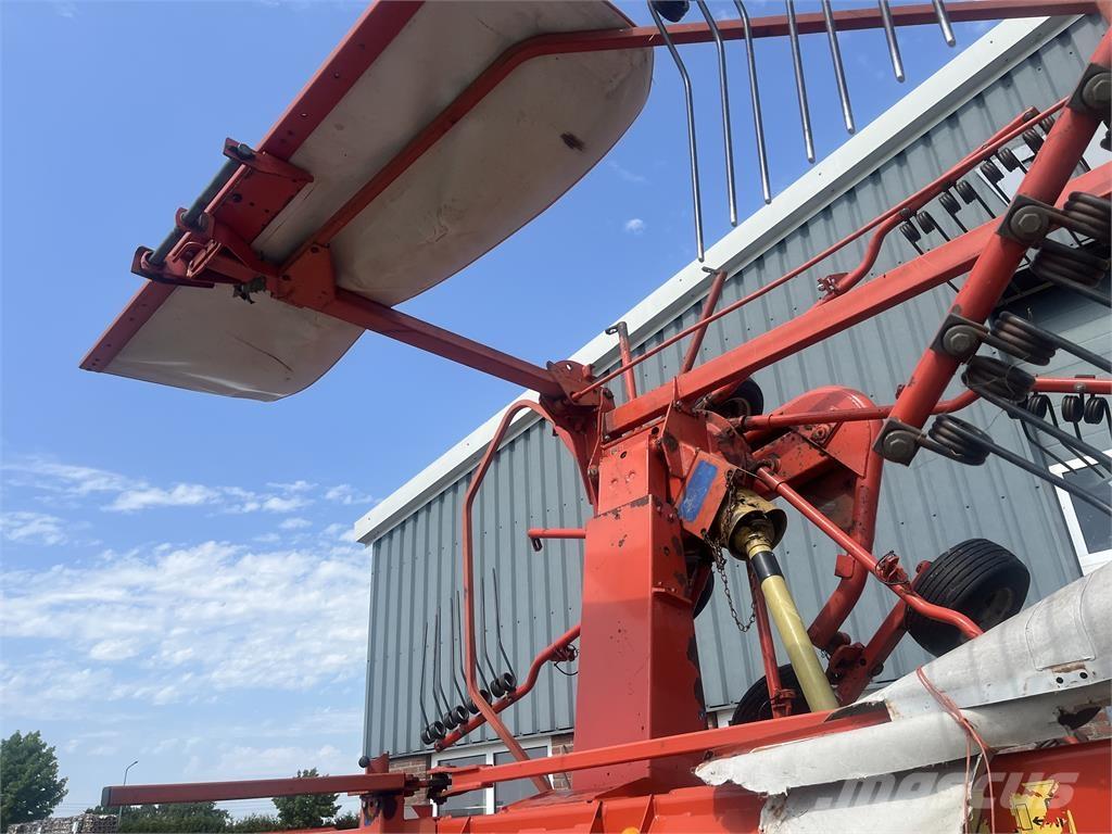 Kuhn 7302 DL Obracače a zhrabovače sena