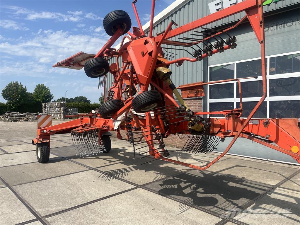 Kuhn 7302 DL Obracače a zhrabovače sena