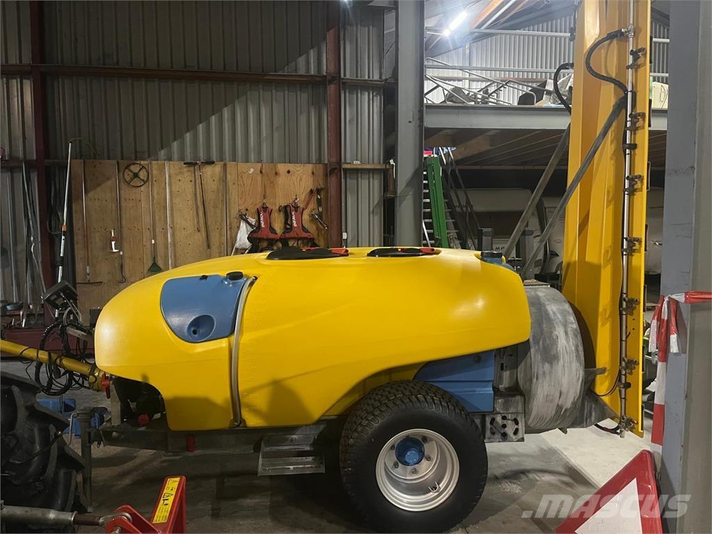  KWH Mistral 1500 Ťahané postrekovače