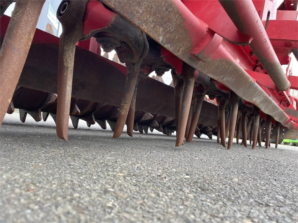 Lely 300-35 Rotačné brány a pôdne frézy