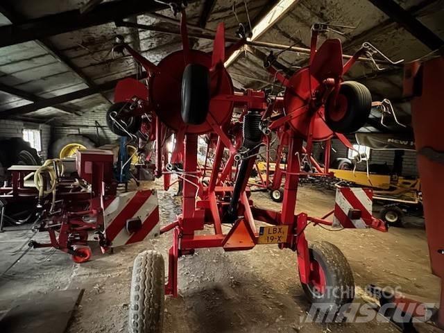 Lely Lotus 1020 Obracače a zhrabovače sena
