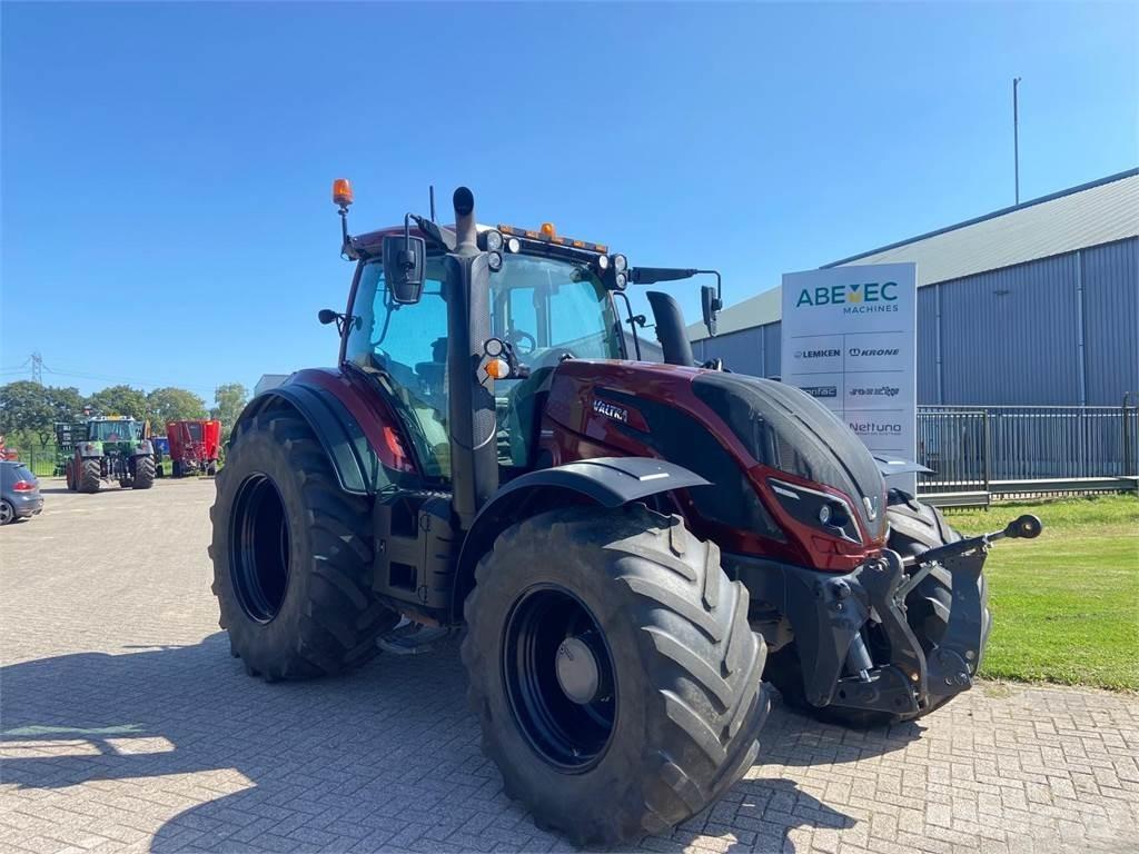 Valtra T 254 Traktory