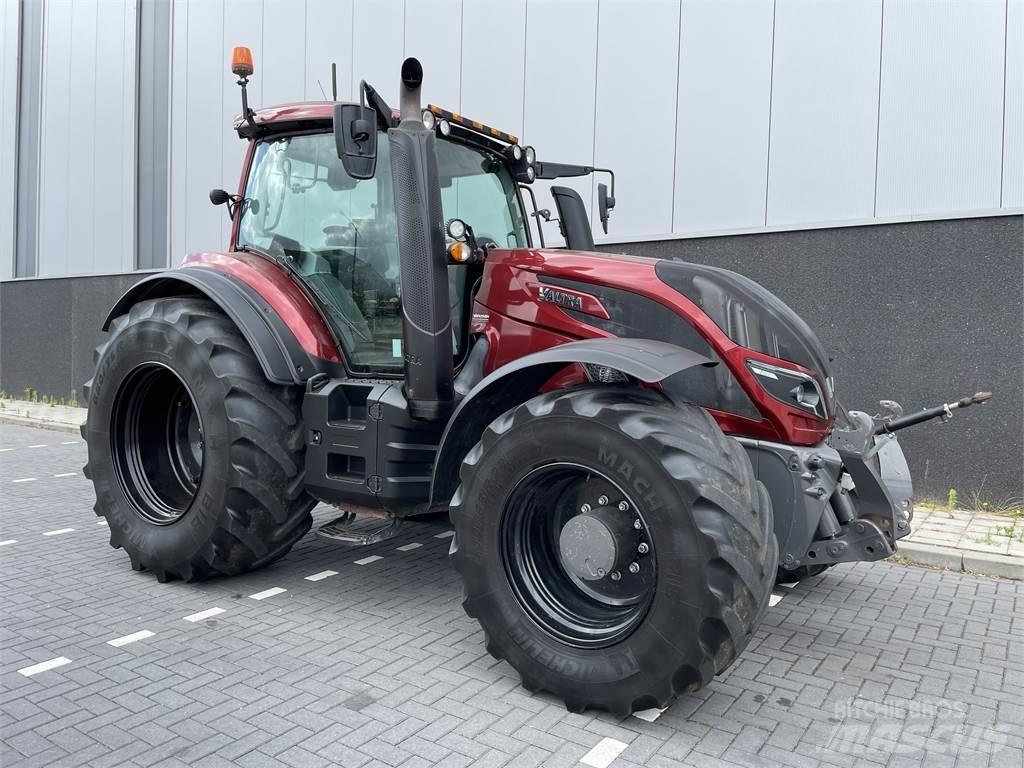 Valtra T 254 Traktory