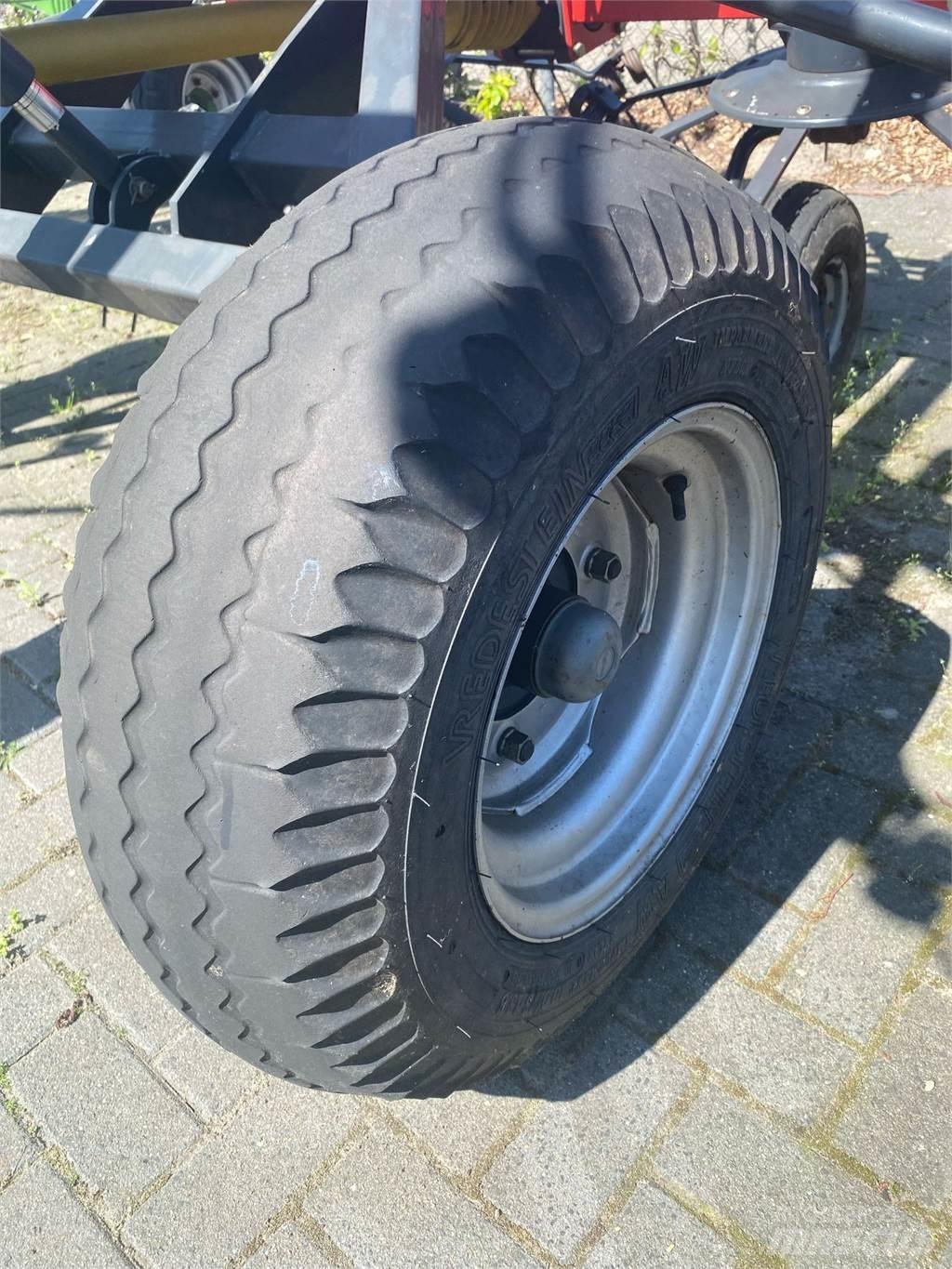 Vicon Fanex 1103 C Obracače a zhrabovače sena