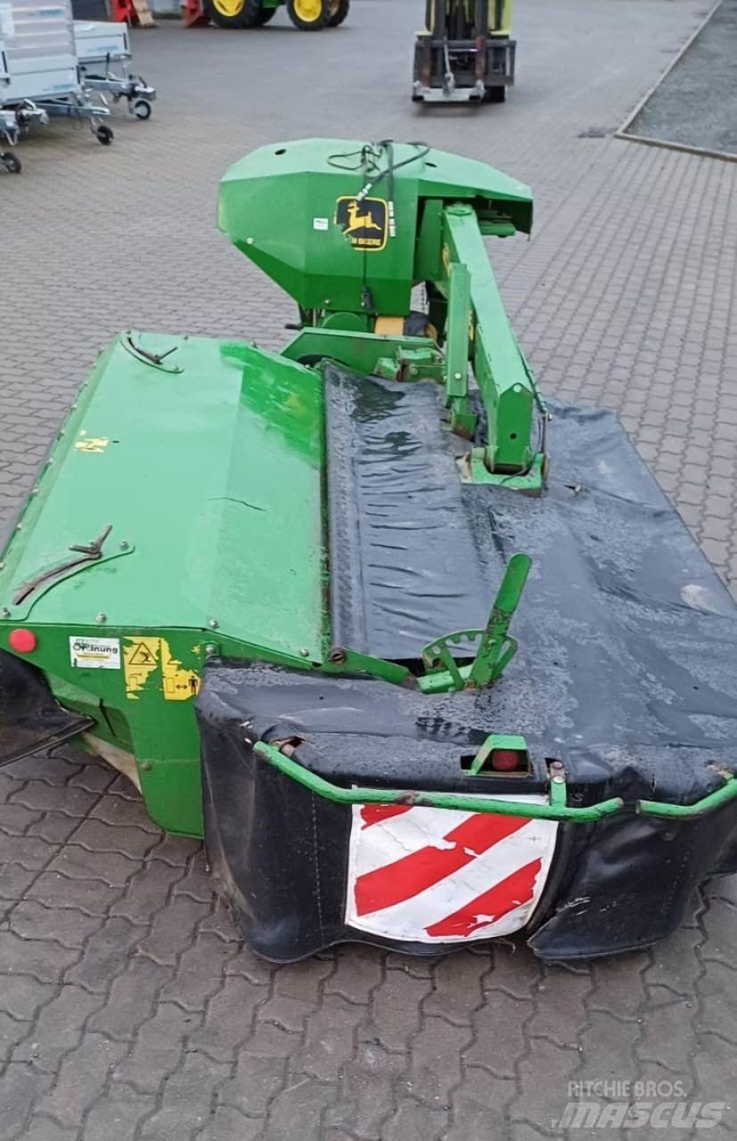 John Deere 328 Žacie stroje