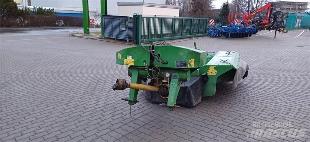 John Deere 328 Žacie stroje