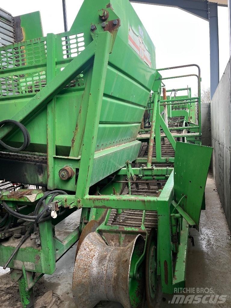 AVR 120mc Cibuľové kombajny