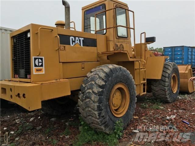 CAT 966 F Kolesové nakladače