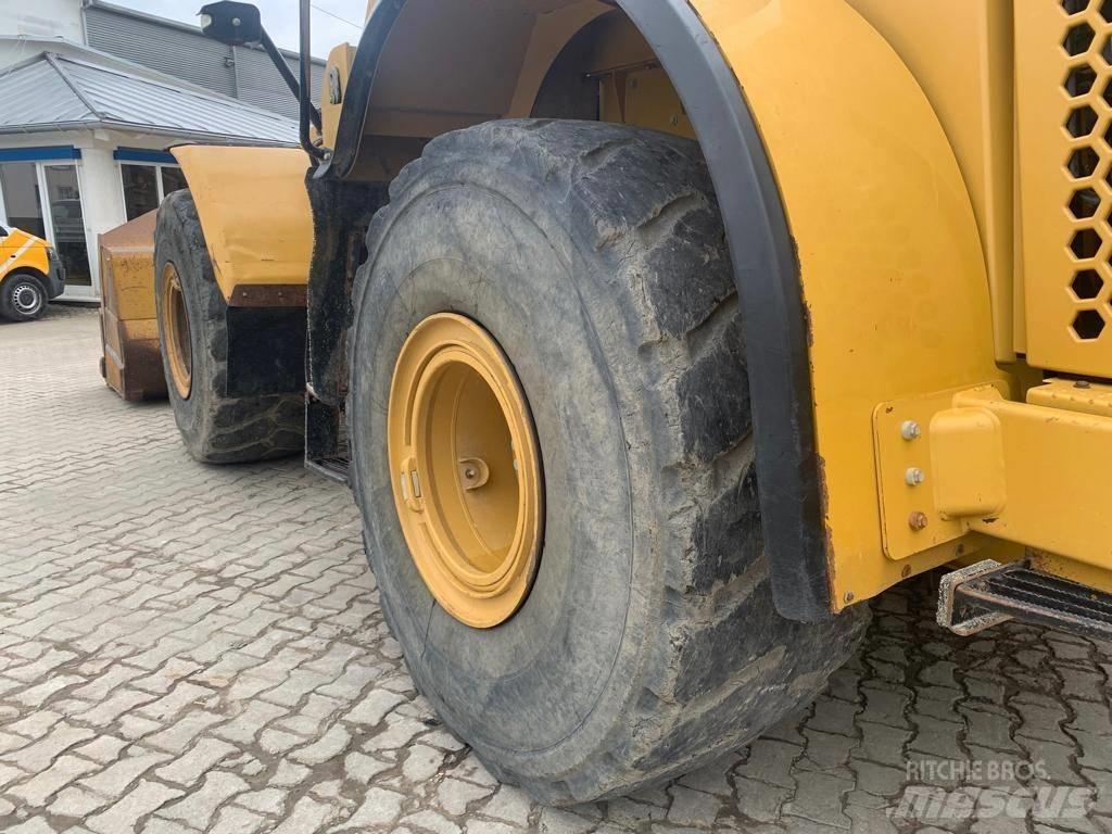 CAT 966 K Kolesové nakladače