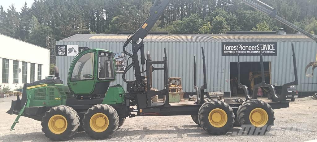 John Deere 1510 E Lesné traktory