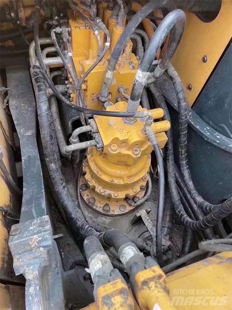 Hyundai R215VS Kolesové rýpadlá