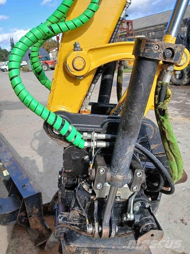 Komatsu PW 98 MR-11 Kolesové rýpadlá